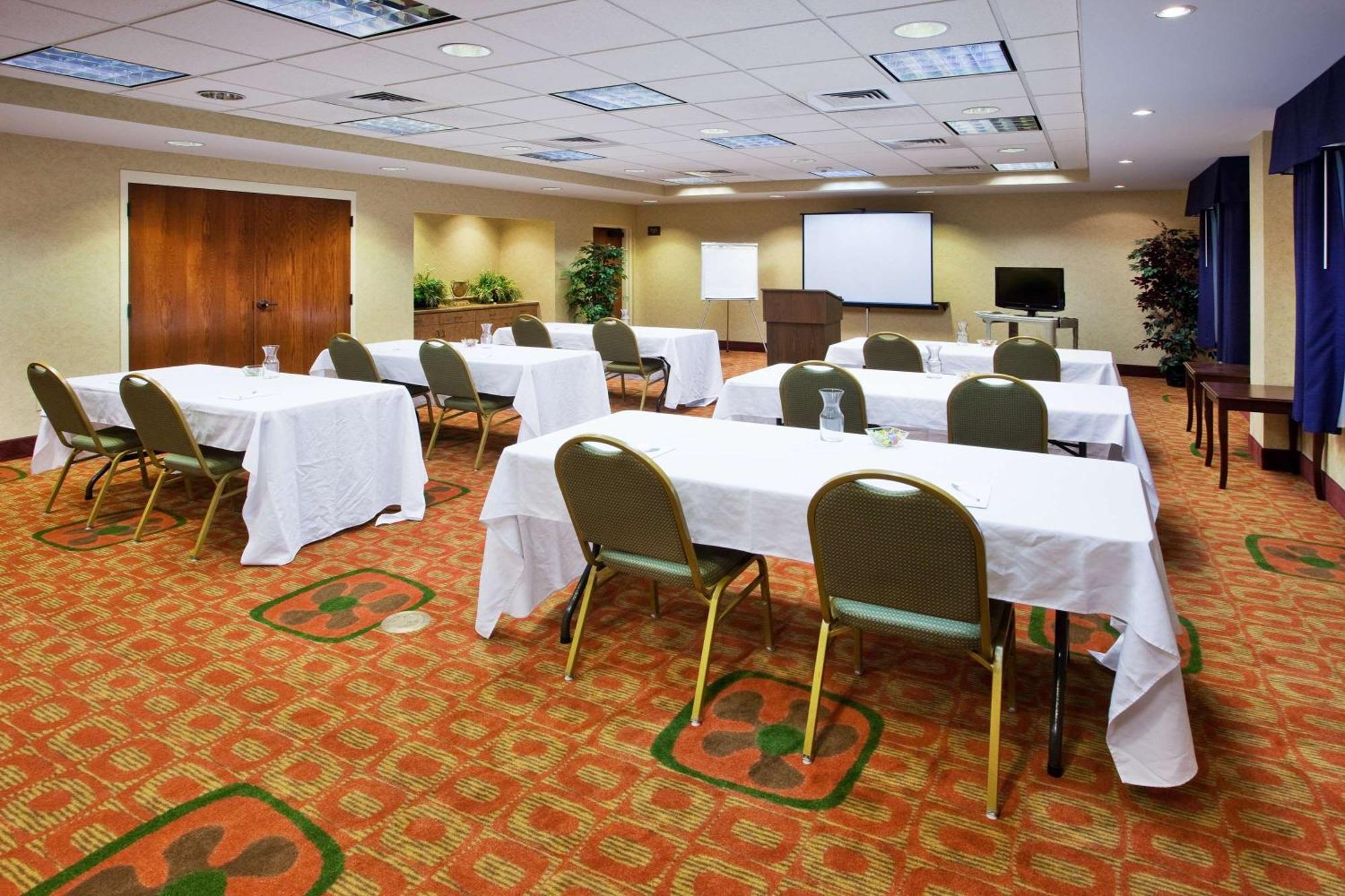 Hampton Inn & Suites Oxford-Anniston Kinh doanh bức ảnh